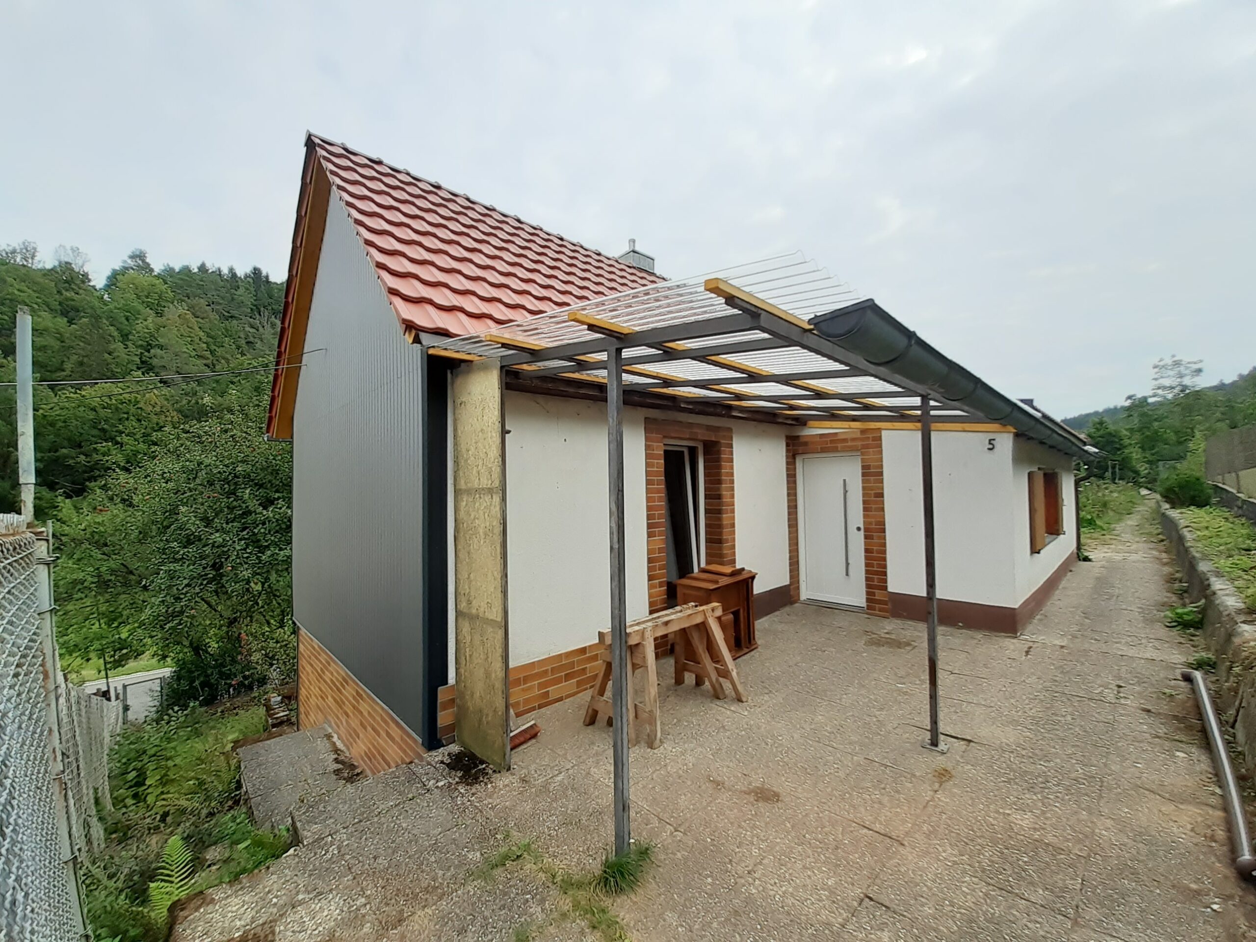 Wochenendhaus mit großem Grundstück in Weigendorf! Wochenendhaus mit großem Grundstück in Weigendorf!